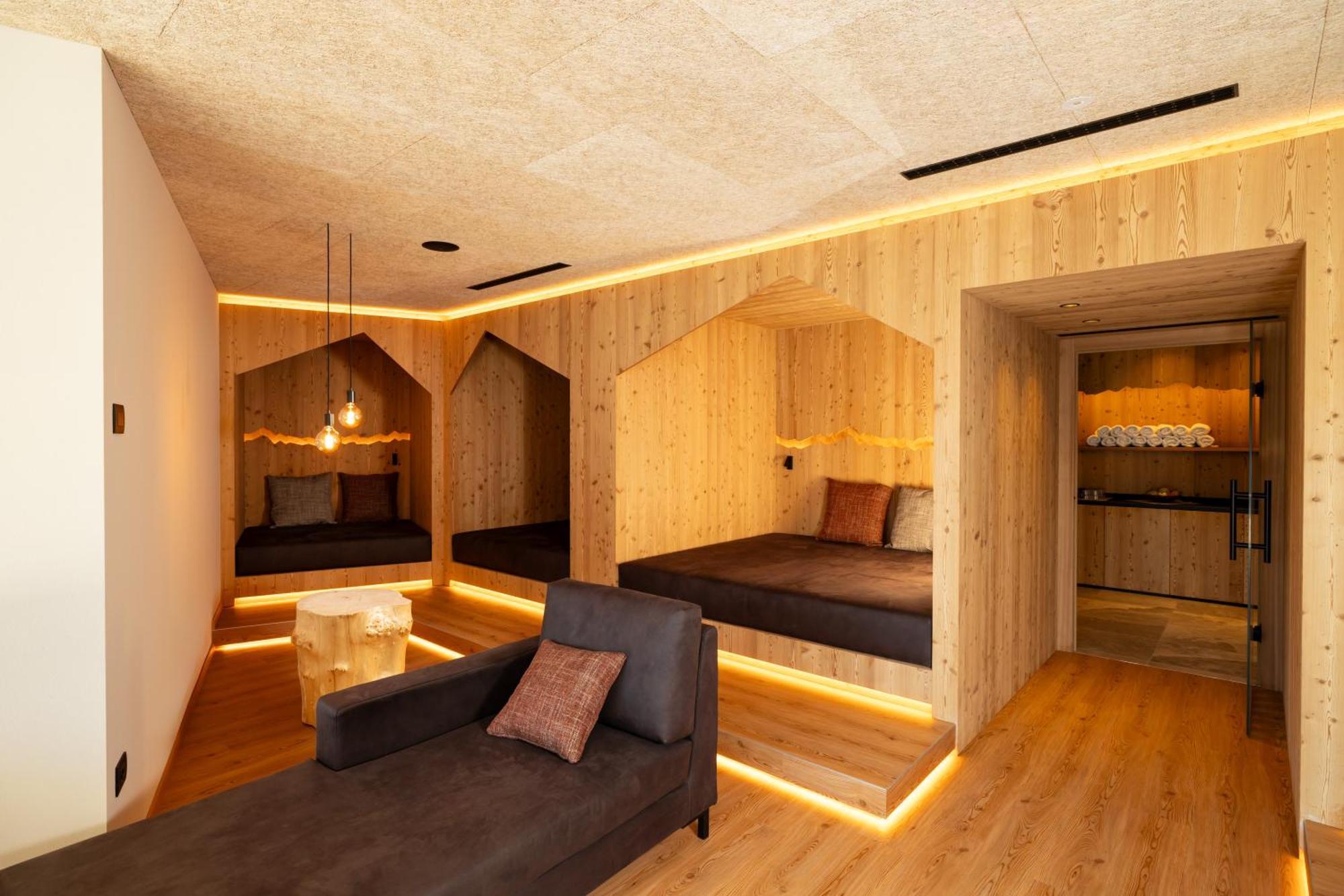 Hotel Alpenrose Dolomites La Valle Exterior foto