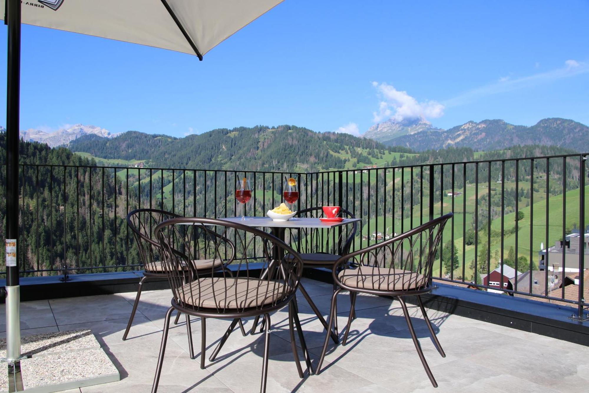 Hotel Alpenrose Dolomites La Valle Exterior foto